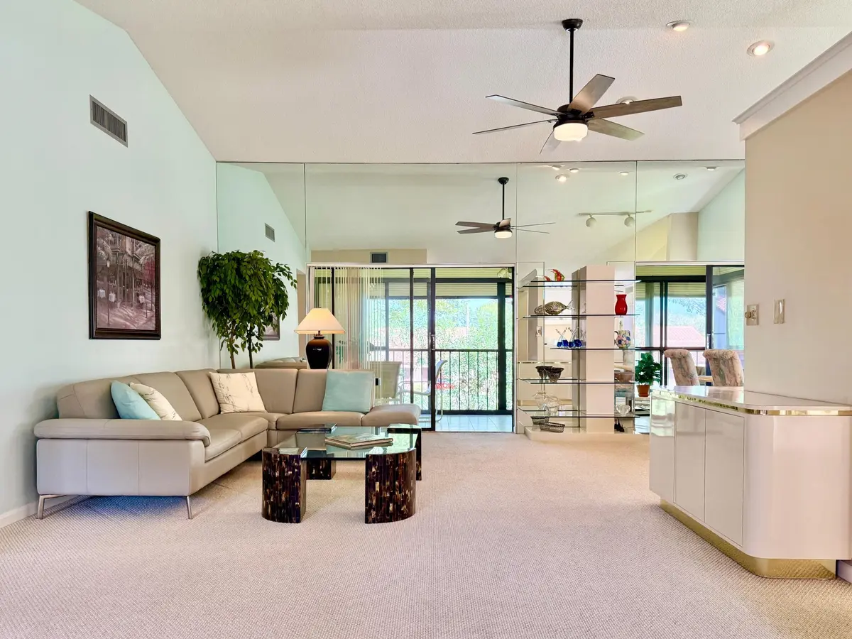 B5 at 10678 OCEAN PALM Way 202, Boynton Beach