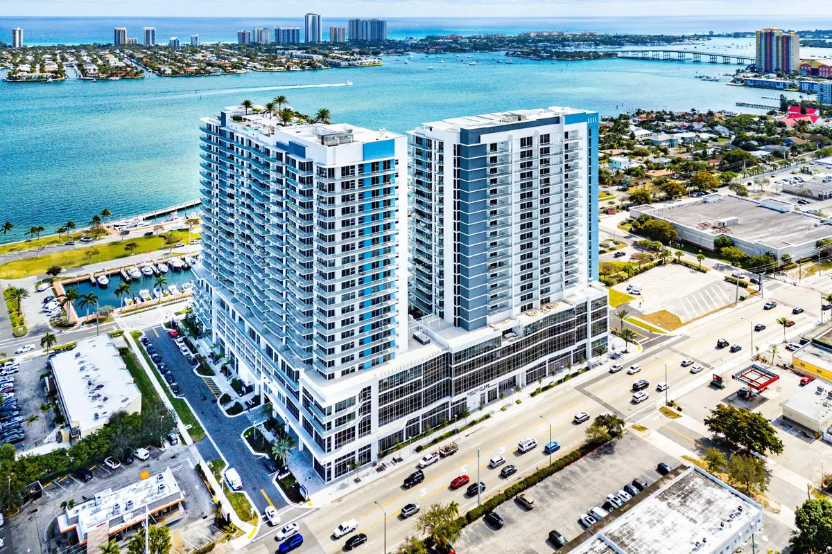 074-220LakeShoreDrive-1107-LakePark-FL-3 at 220 LAKE SHORE DR Drive 1107, Lake Park