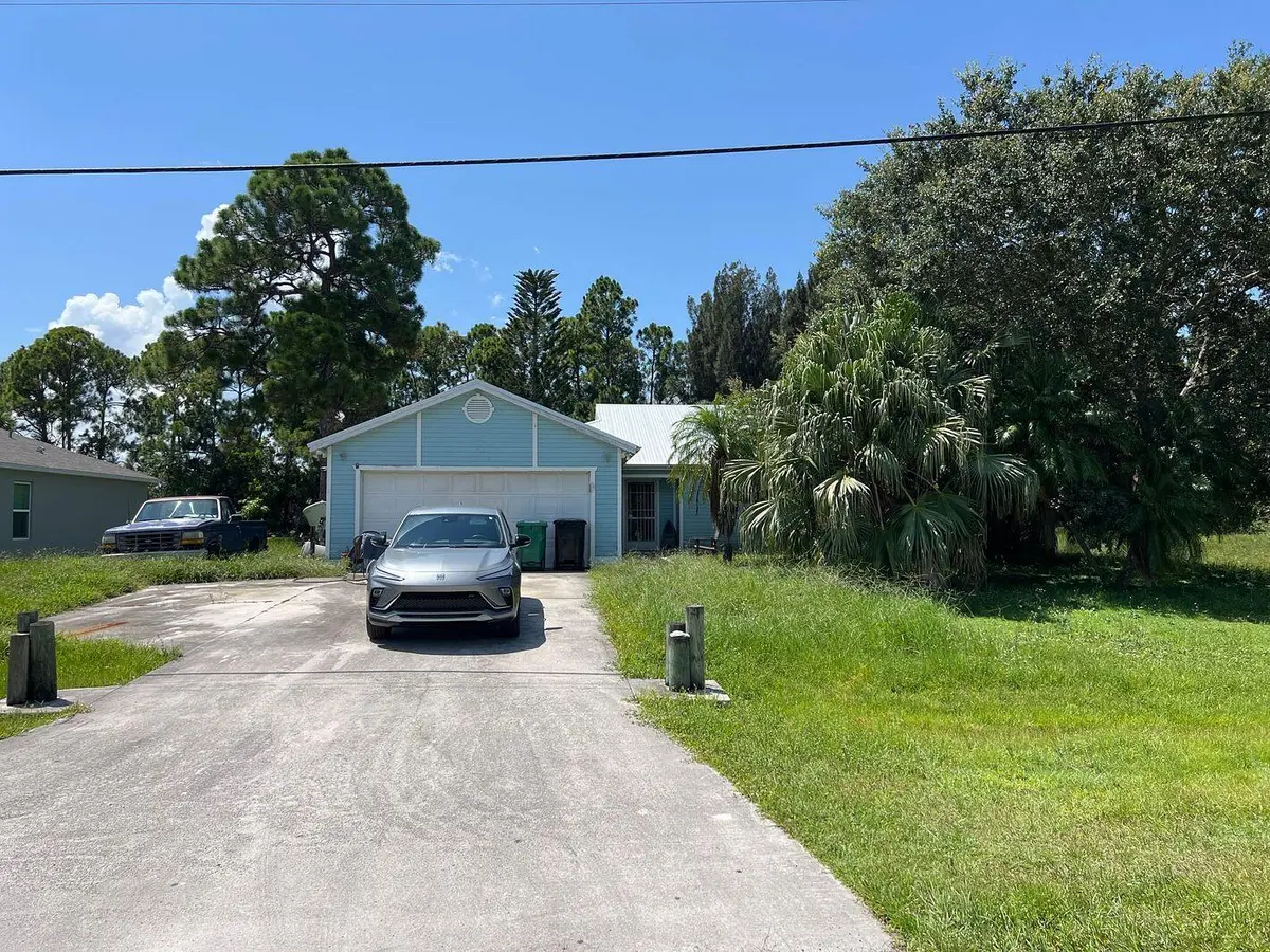 2210 SE GRAND Drive, Port St. Lucie, FL – photo 1