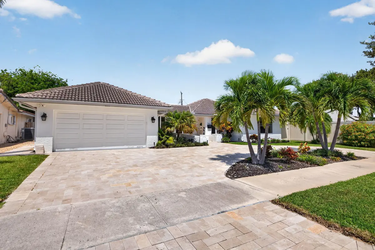 1-web-or-mls-699A8182 at 6351 NE 22nd Avenue, Fort Lauderdale