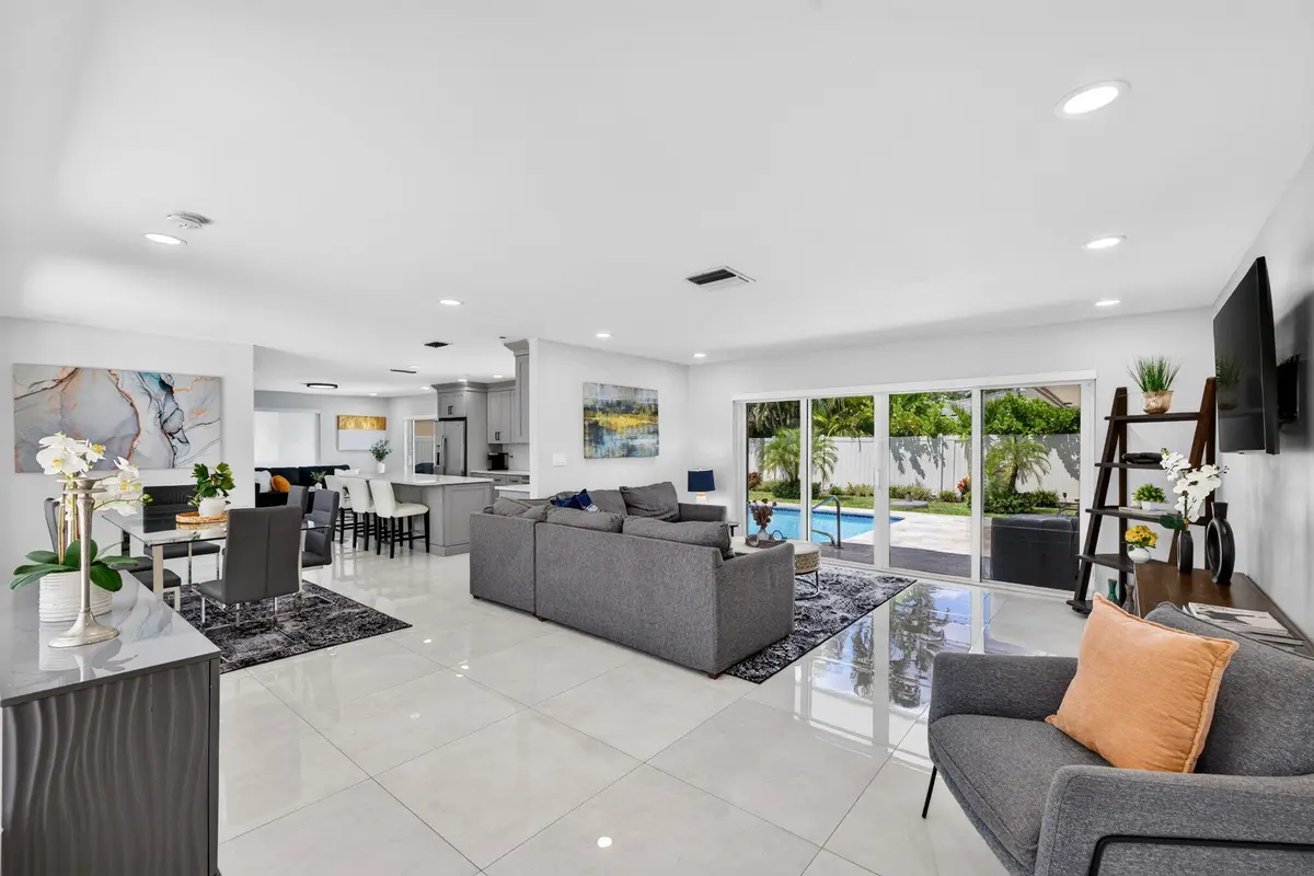 6-web-or-mls-699A8213 at 6351 NE 22nd Avenue, Fort Lauderdale