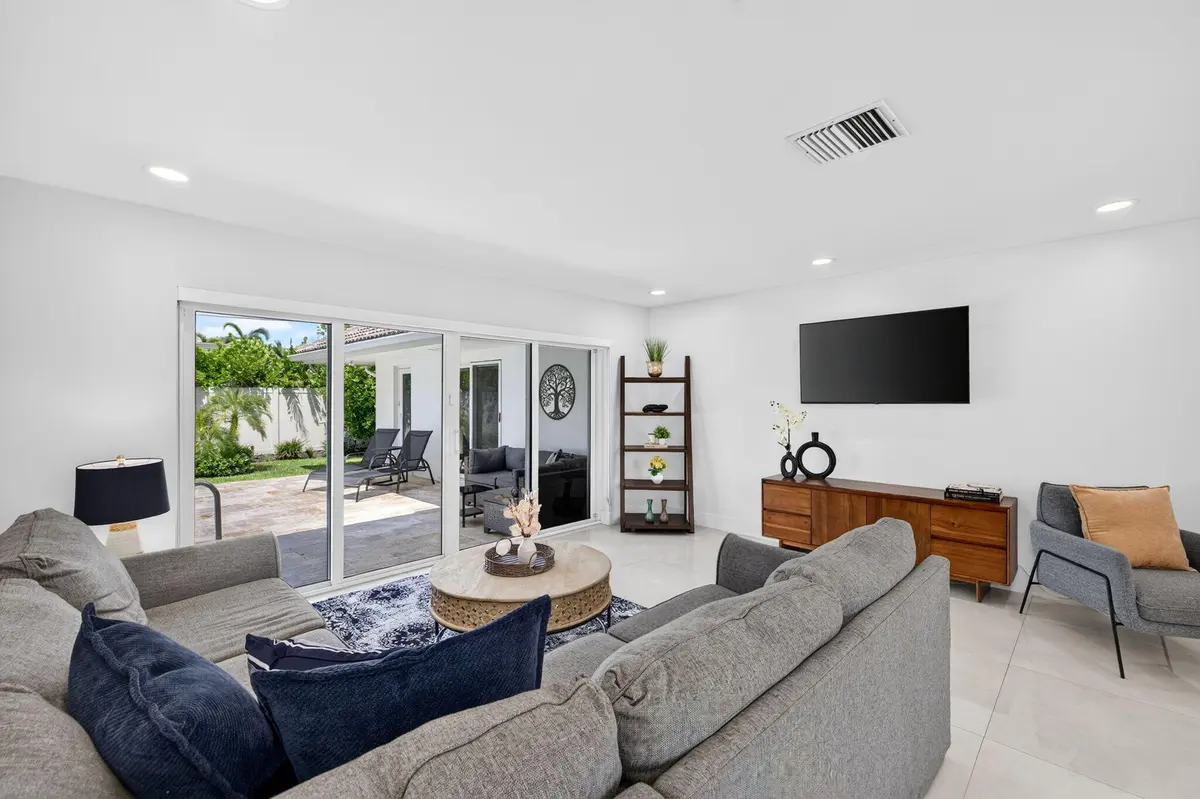 7-web-or-mls-699A8226 at 6351 NE 22nd Avenue, Fort Lauderdale