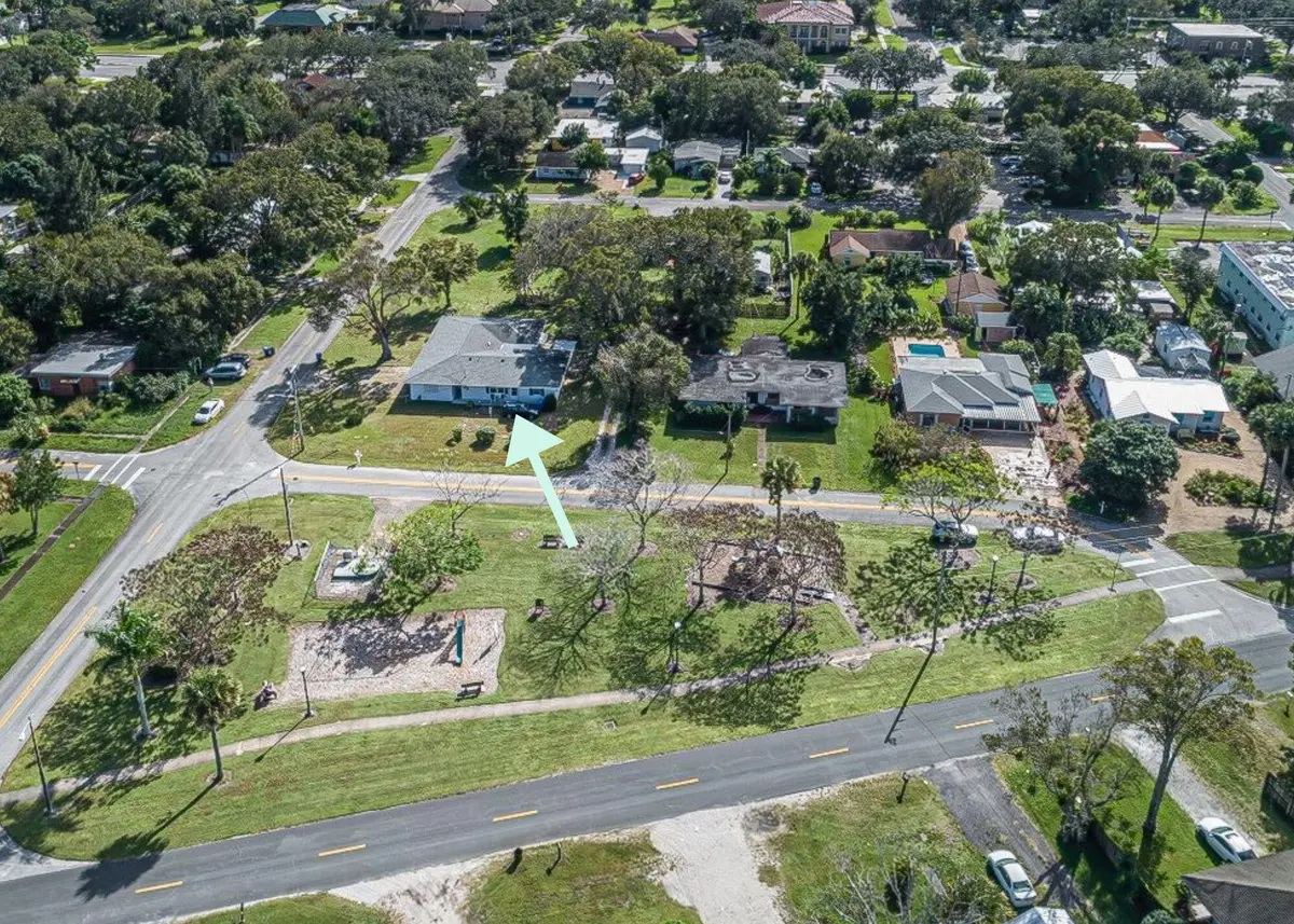 2075 37th with arrow little side at 2075 37TH Avenue B, Vero Beach