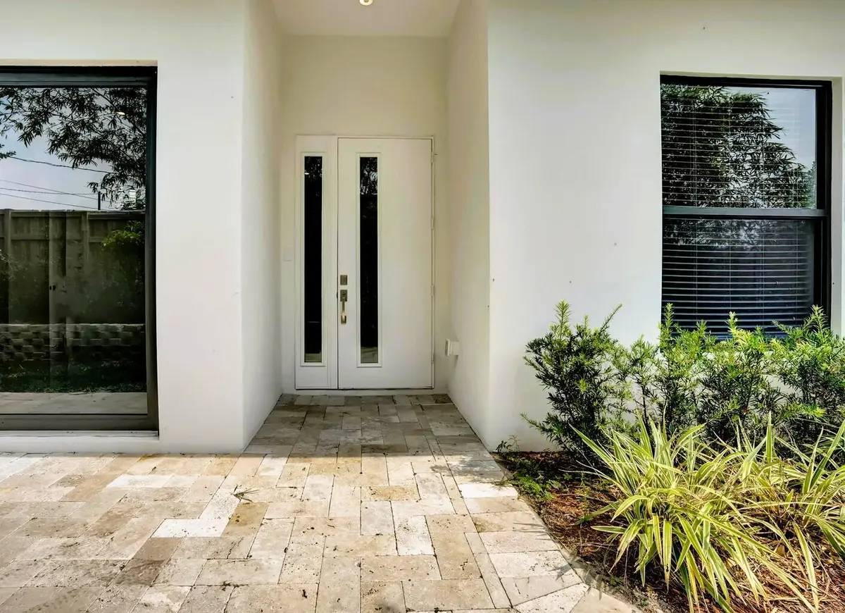 Entrance at 2517 Oceanview Avenue, Delray Beach