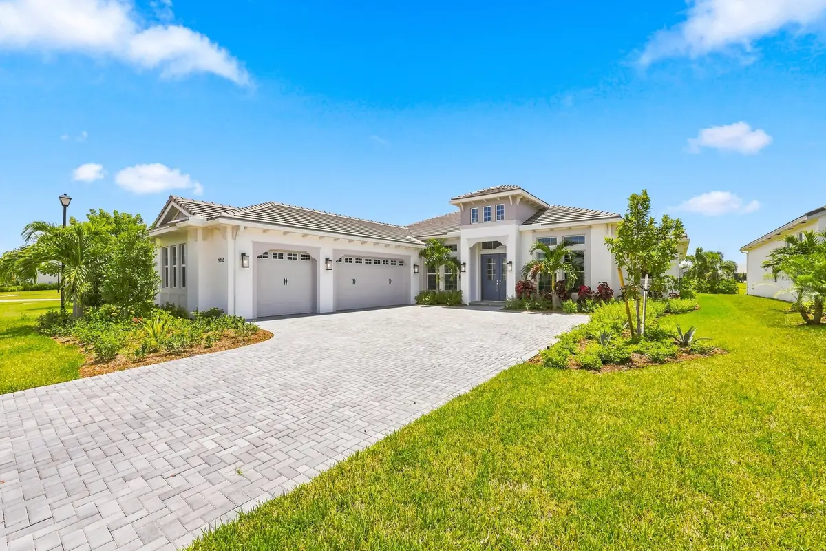 3_453a7477 at 15093 Wildwood Circle, Westlake