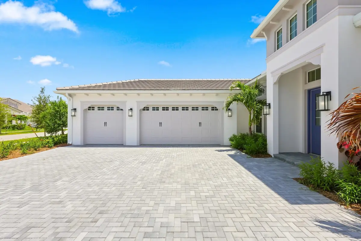 5_453a7487 at 15093 Wildwood Circle, Westlake