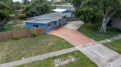 1446 W DREW Street, Lantana – sold