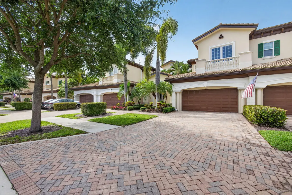 3-web-or-mls-5D1A3525 (2) at 111 Tresana Boulevard 29, Jupiter