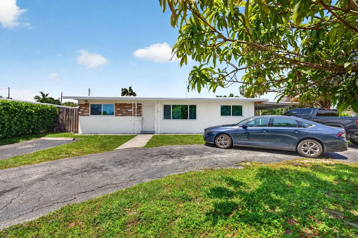 2-web-or-mls-699A9532 at 1501 NW 41ST Street, Oakland Park