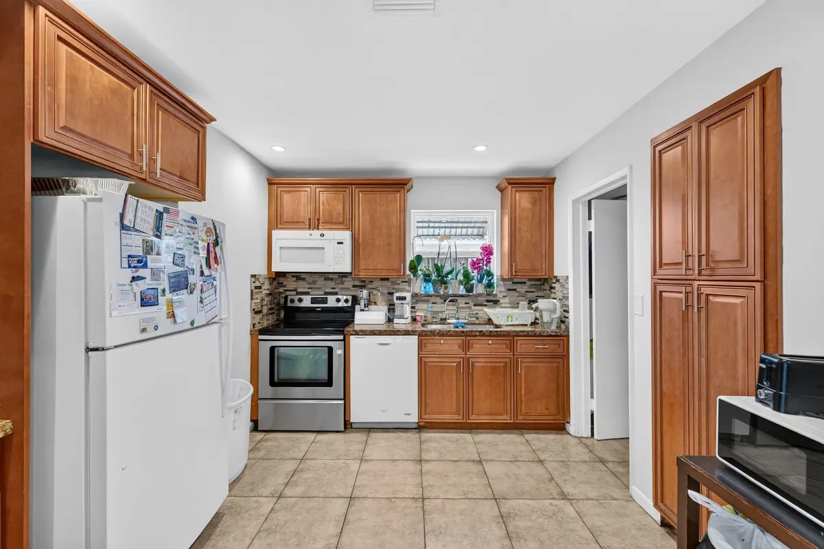 10-web-or-mls-699A9596 at 1501 NW 41ST Street, Oakland Park