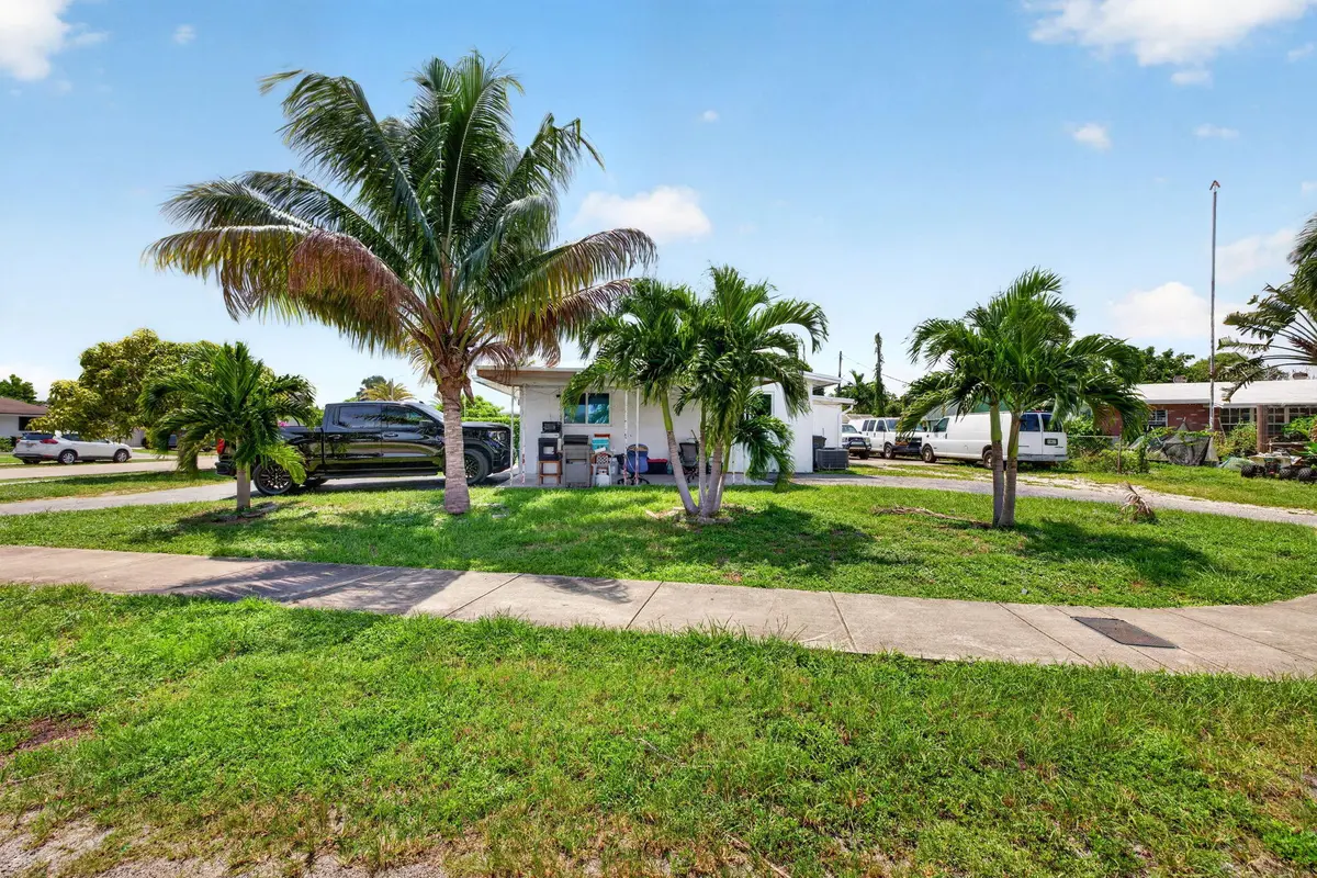 34-web-or-mls-699A9781 at 1501 NW 41ST Street, Oakland Park