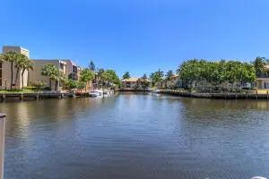 6 Royal Palm Way Unit 111, Boca Raton – Condominium for rent