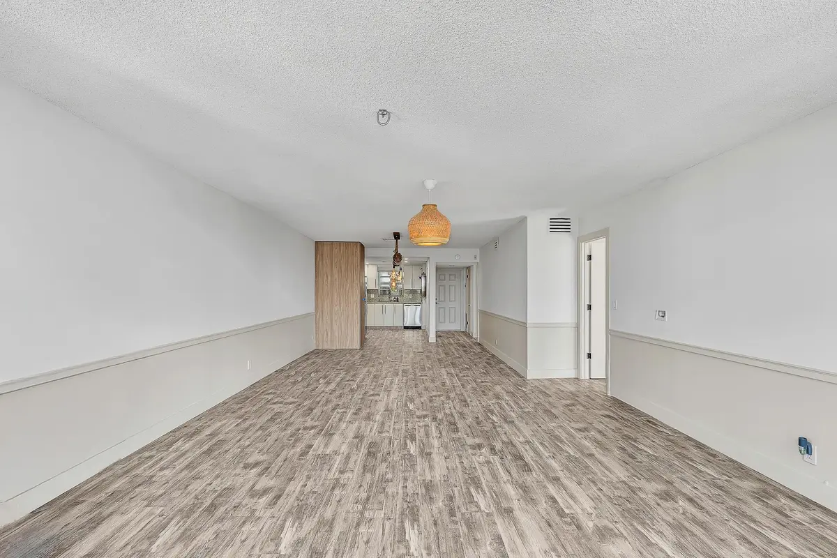 Undetermined at 3051 NE 48TH Street 301, Fort Lauderdale