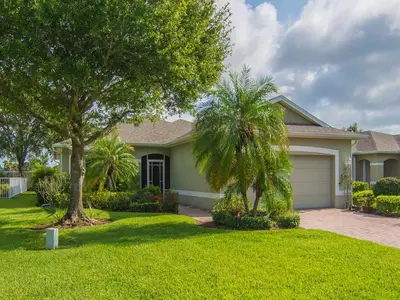 3153 ASHFORD Square, Vero Beach – Single Family Residence for sale