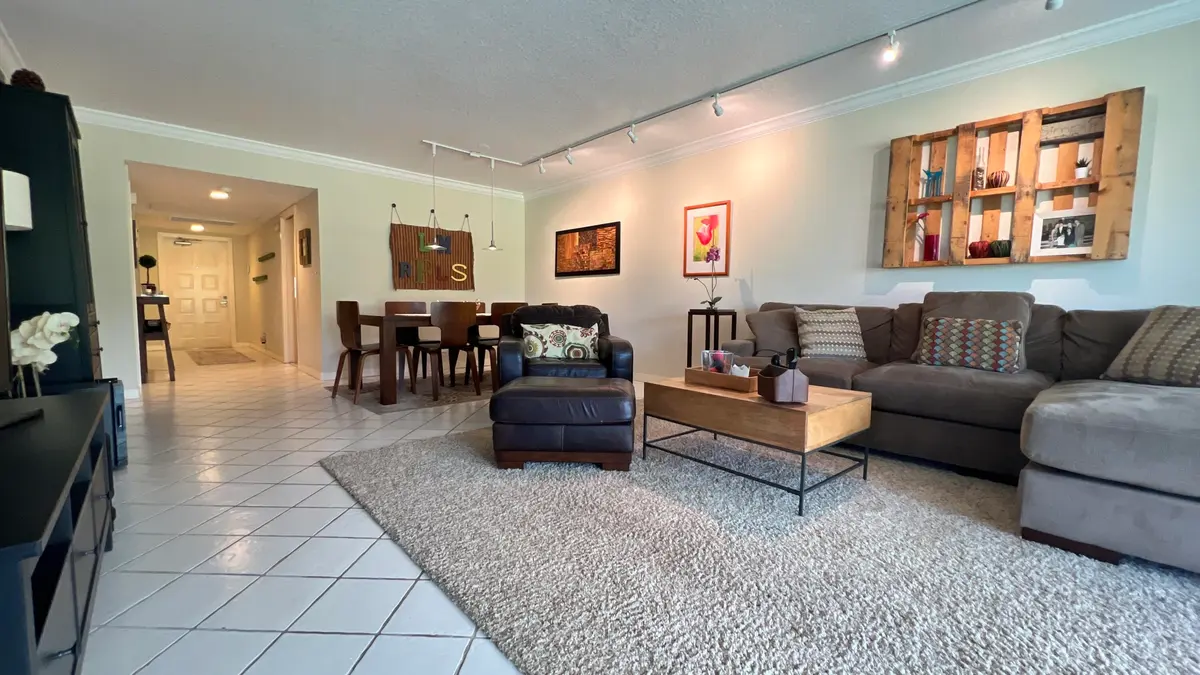 IMG_0733 at 4017 N CYPRESS Drive 101, Pompano Beach
