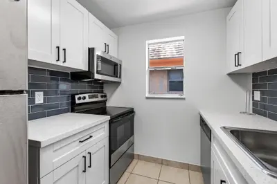 450 SW 2ND Avenue 205, Boca Raton – leased