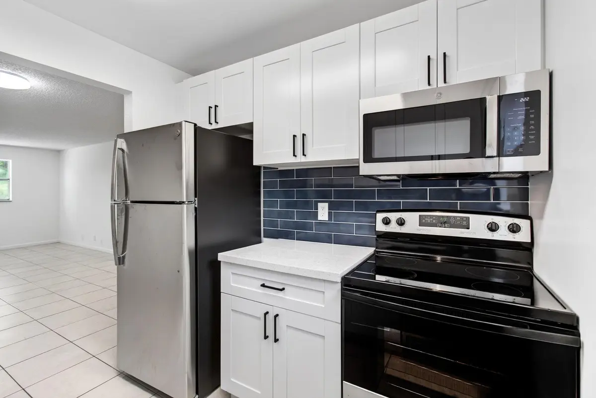 All New Appliances at 450 SW 2ND Avenue 205, Boca Raton