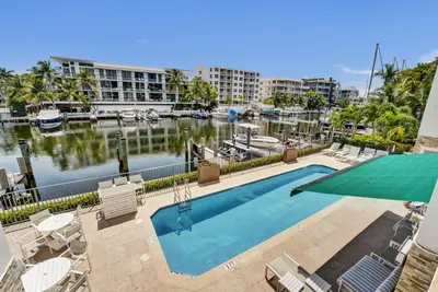 410 Hendricks Isle 203, Fort Lauderdale – Condominium for sale