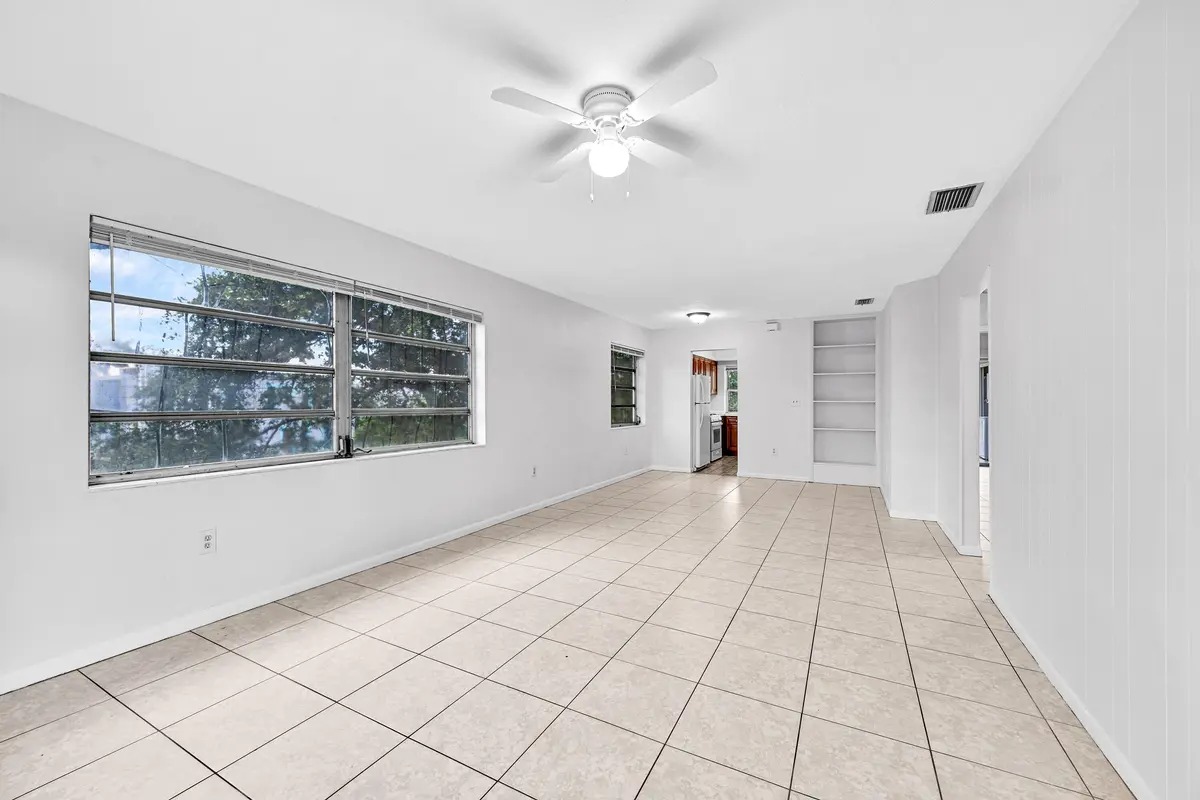 IMG_9924 at 199 SW 15th Street 3, Boca Raton