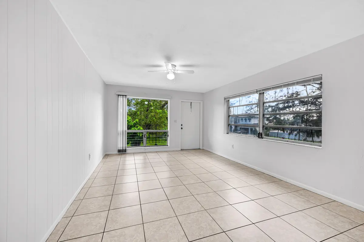 IMG_9928 at 199 SW 15th Street 3, Boca Raton