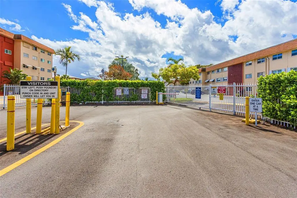 Community Amenities at 5300 Washington Street P131, Hollywood