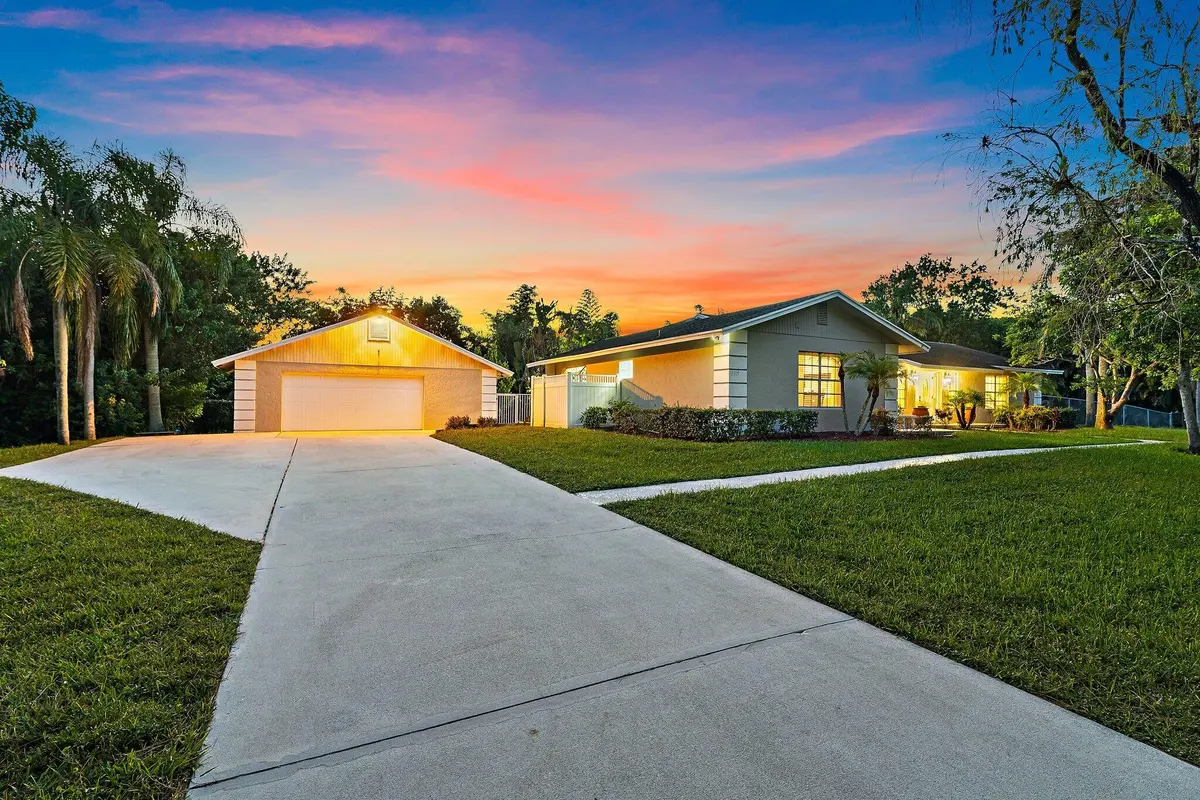 Generous Parking at 15315 78TH Drive, Palm Beach Gardens