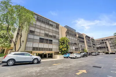 2802 N 46th Avenue B318, Hollywood – Condominium for sale
