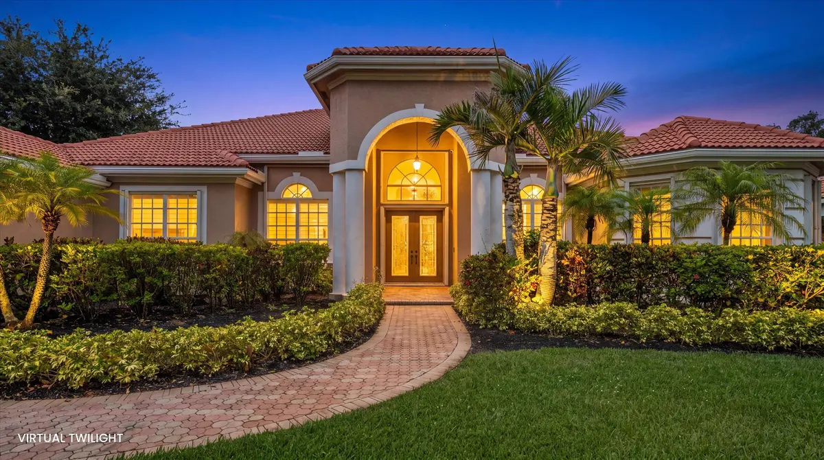 Front Entrance at 893 FOREST GLEN Lane, Wellington