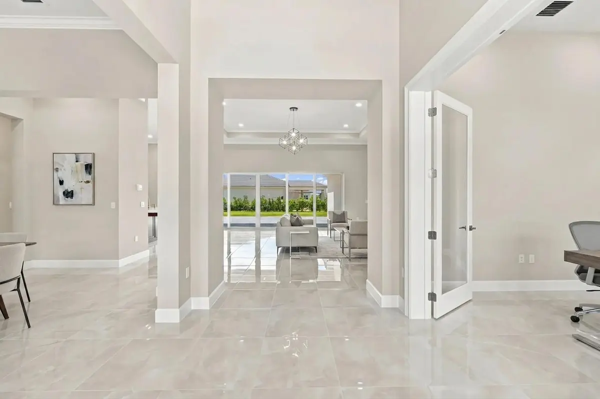 collov-ai_20260815104923_2zk6lv at 15093 Wildwood Circle, Westlake