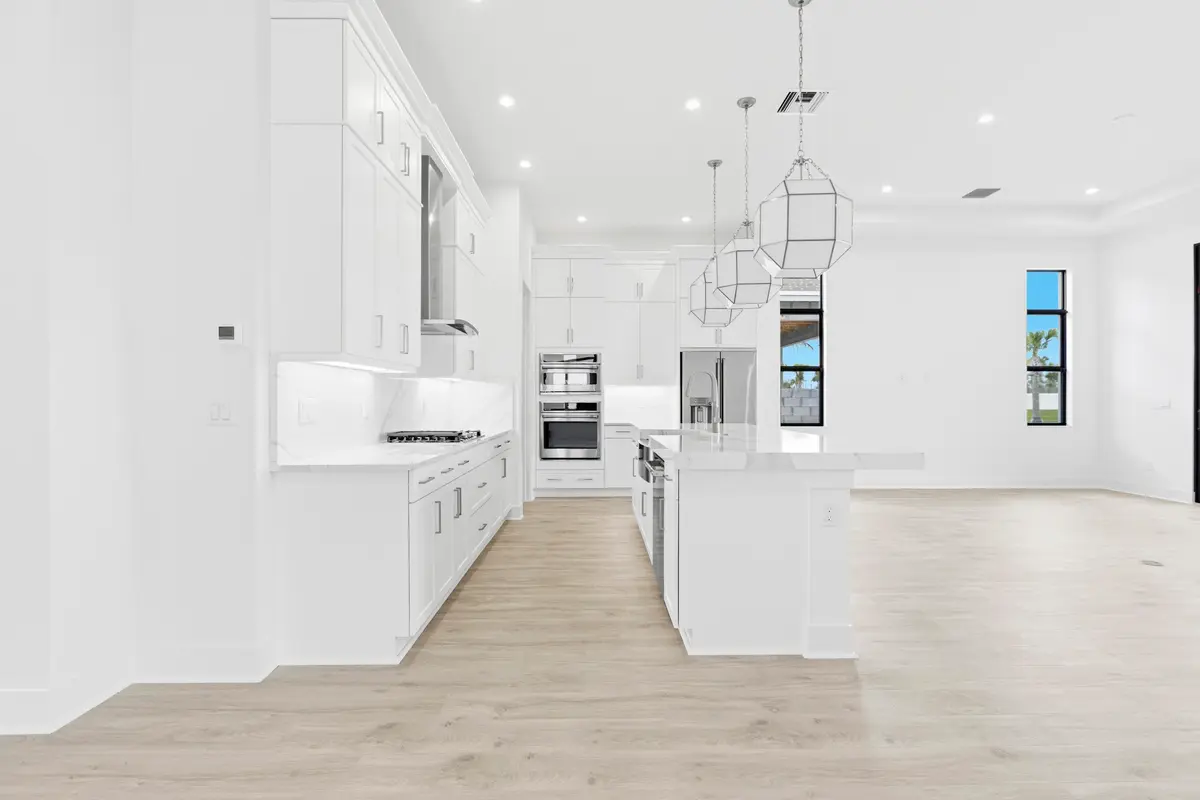 Kitchen at 13921 Vivant Drive, Palm Beach Gardens