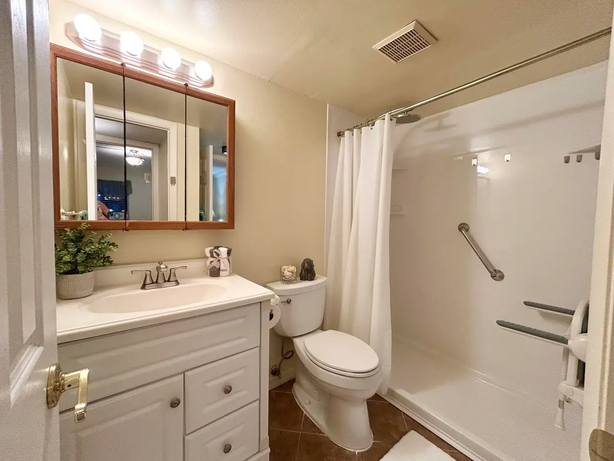 BATHROOM at 131 LAKE PINE Circle D-1, Greenacres