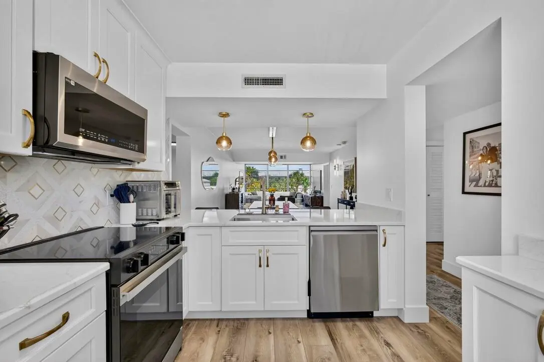 Designer Kitchen at 3635 Whitehall Drive 302, West Palm Beach