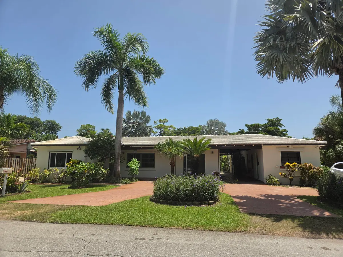 704-front at 704 NE 22ND Drive 1-4, Wilton Manors