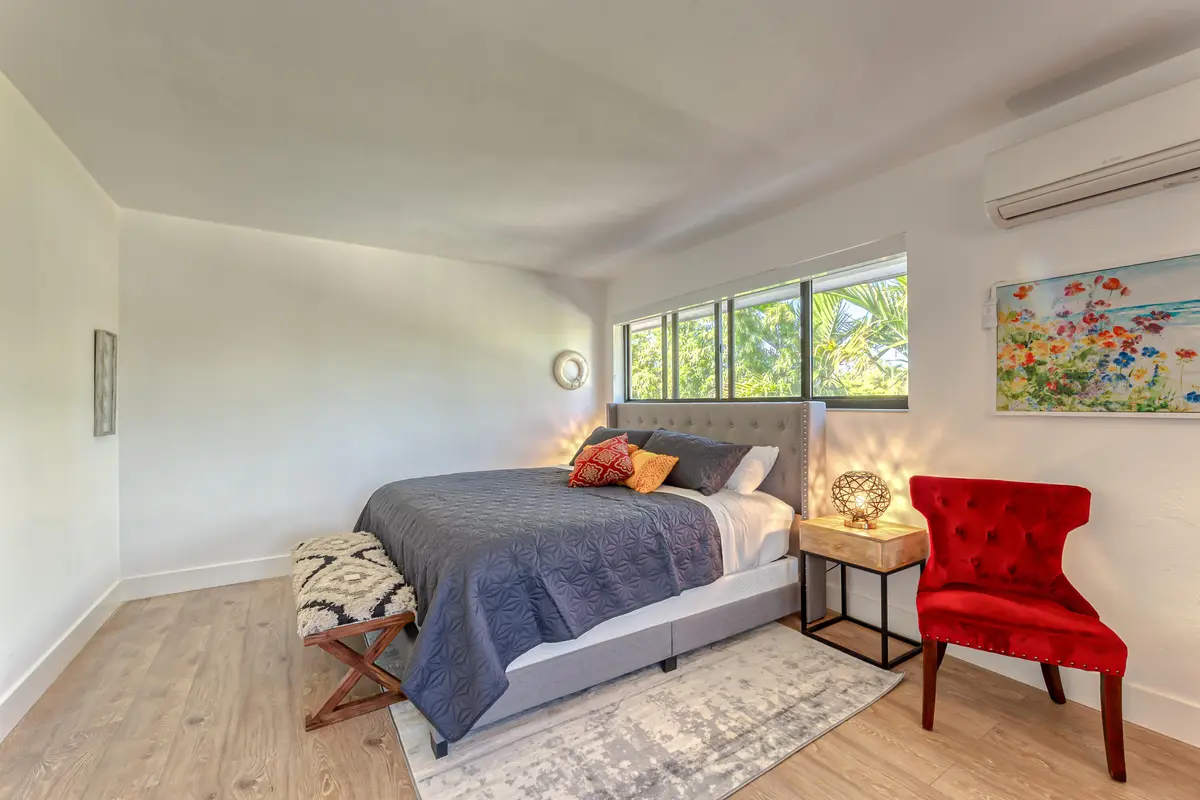 vadim-5 at 2009 SE 24 Avenue, Fort Lauderdale