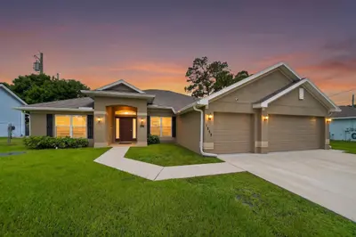 1858 SW Mackenzie Street, Port St. Lucie – sold