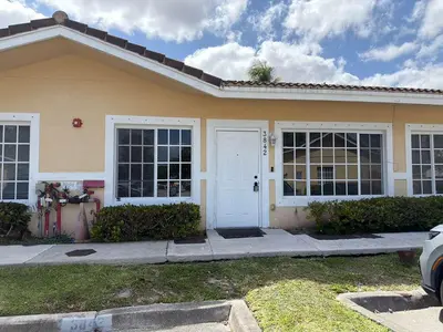 3842 SW 48TH Avenue, Hollywood – Villa for sale