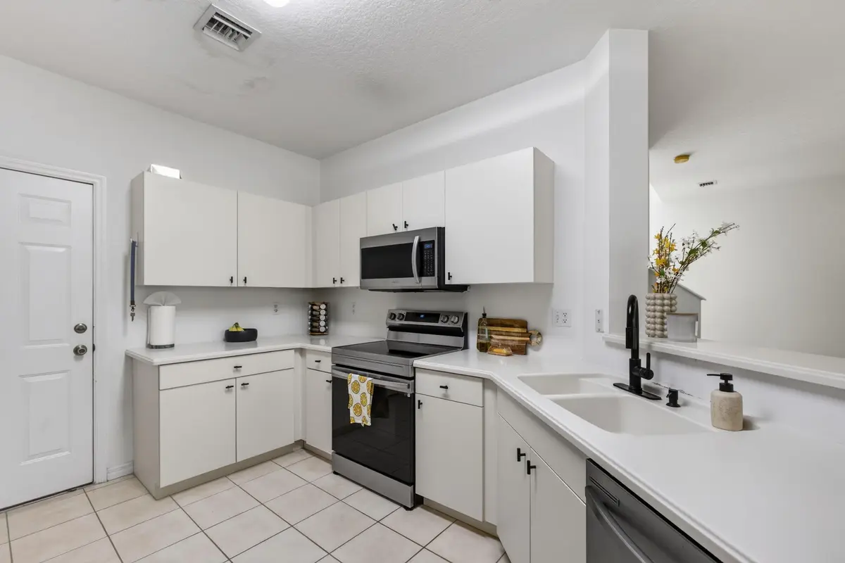 kitchen at 9181 VILLA PALMA Lane, Palm Beach Gardens