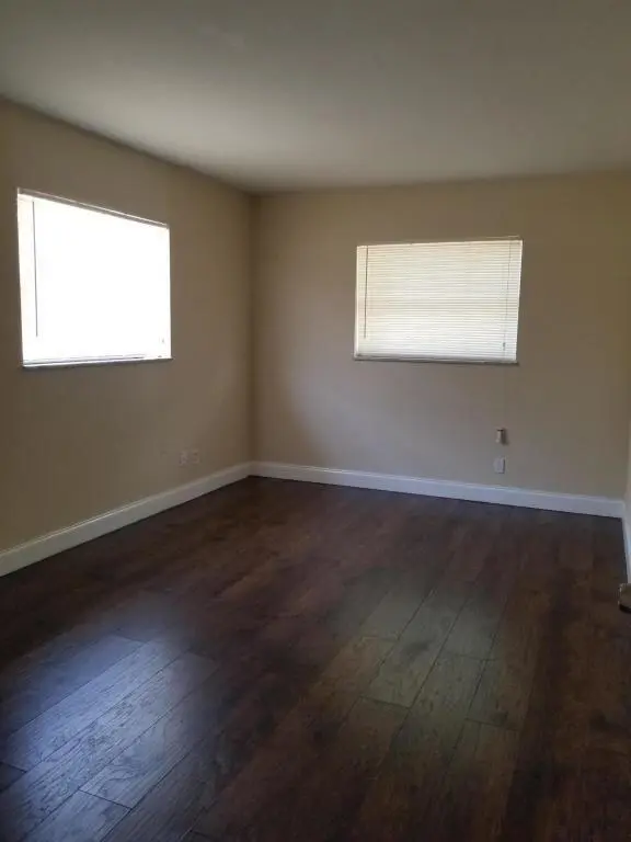 20221118162619499558000000-o (1) at 190 NE 40TH Street 196, Oakland Park