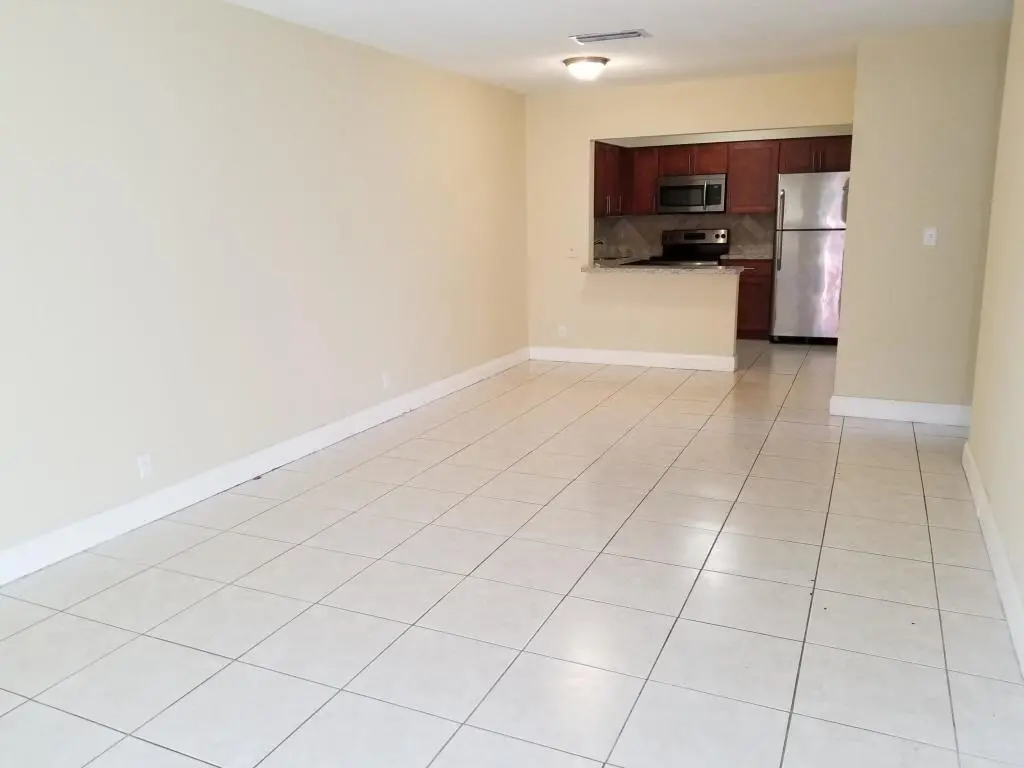 20221118162620578712000000-o at 190 NE 40TH Street 196, Oakland Park