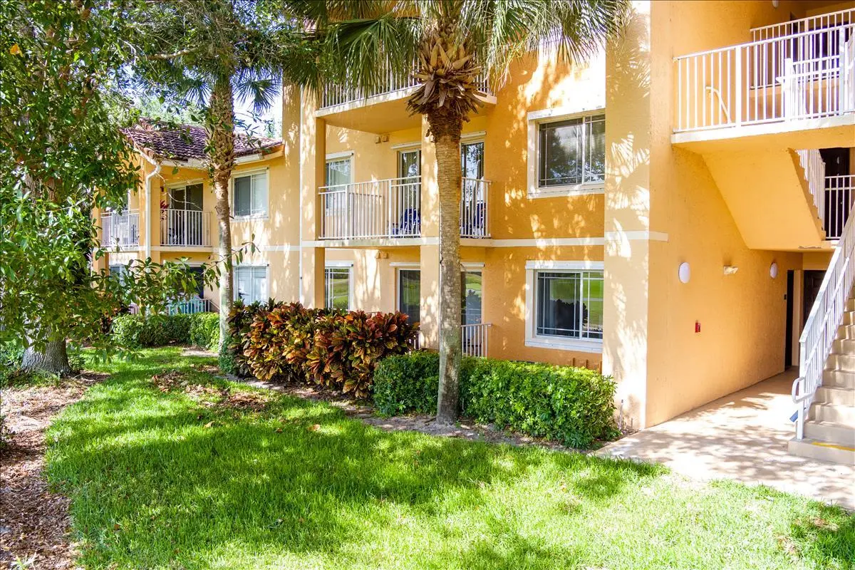 front ent build at 151 SW Palm Drive 106, Port St. Lucie