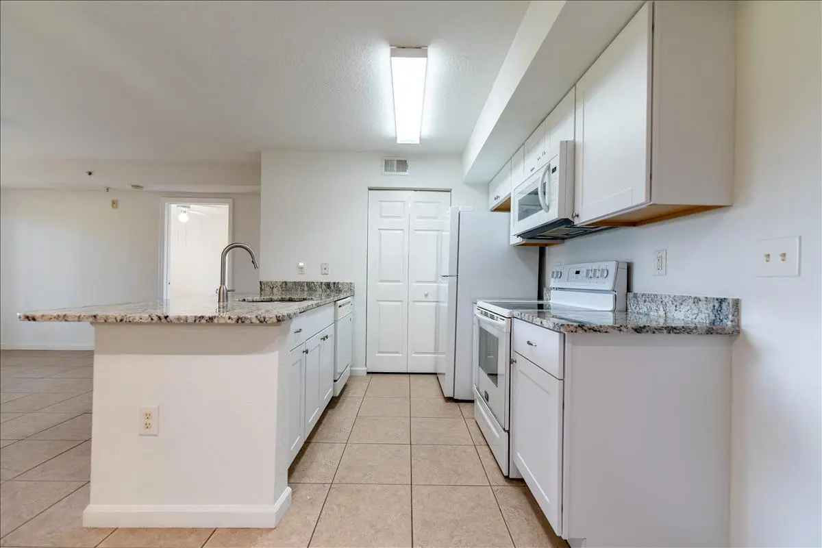Kitchen at 151 SW Palm Drive 106, Port St. Lucie