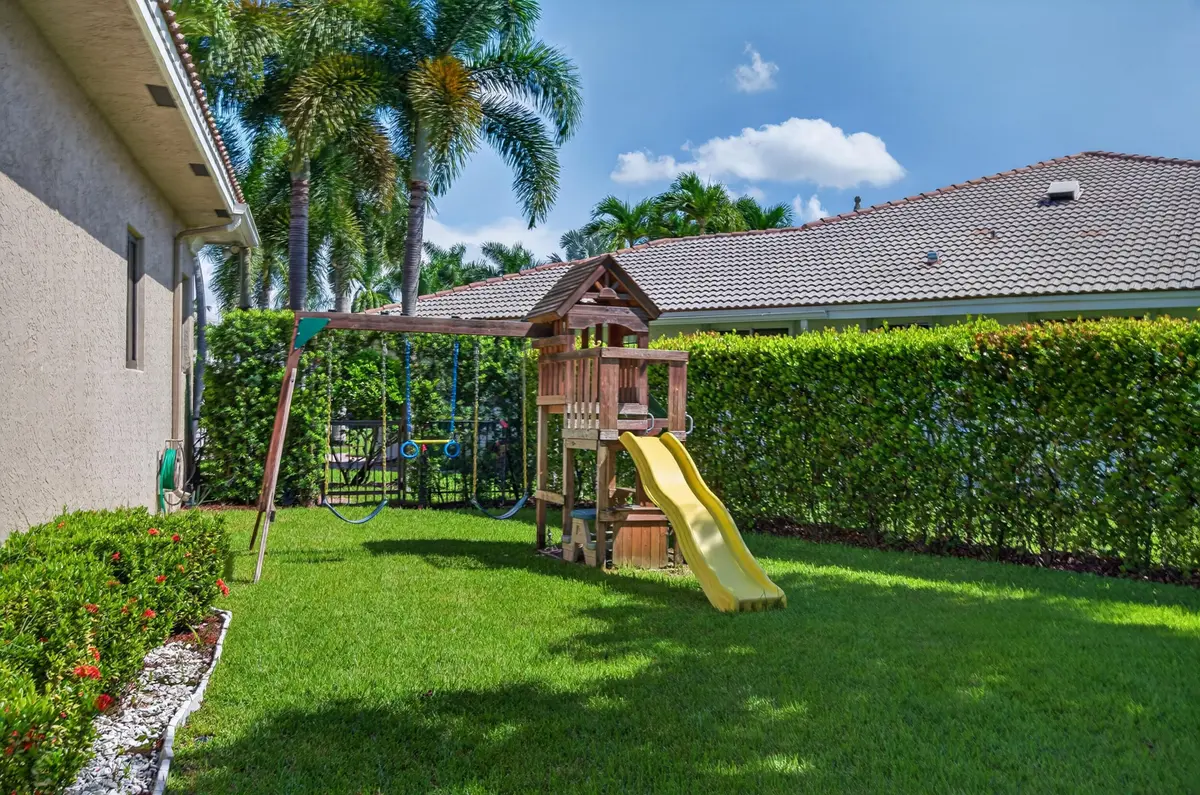 700-32 at 700 Cardinal Street, Plantation
