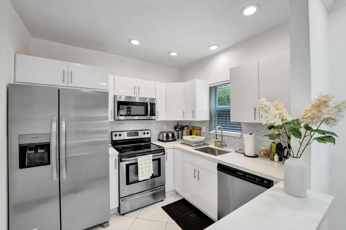 DSC06864 at 1450 N RIVERSIDE Drive 103, Pompano Beach