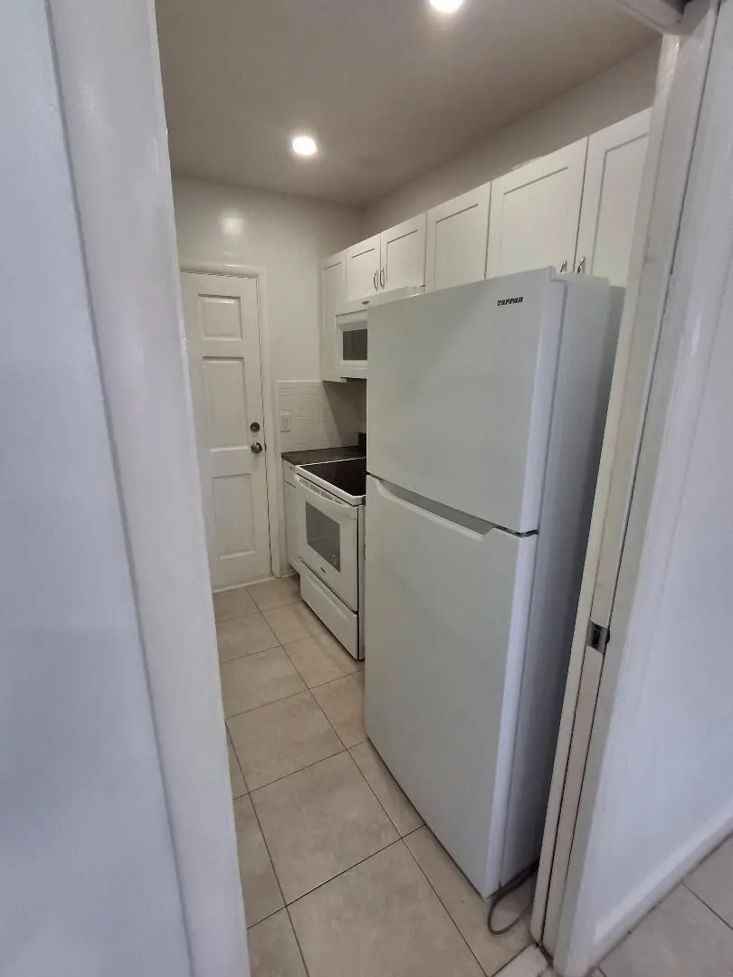 HH13 at 1250 E SAMPLE Road 303, Pompano Beach