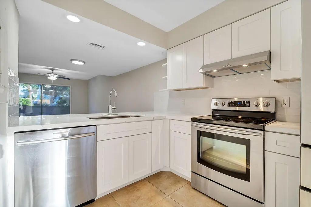 Kitchen at 6207 Riverwalk Lane 5, Jupiter