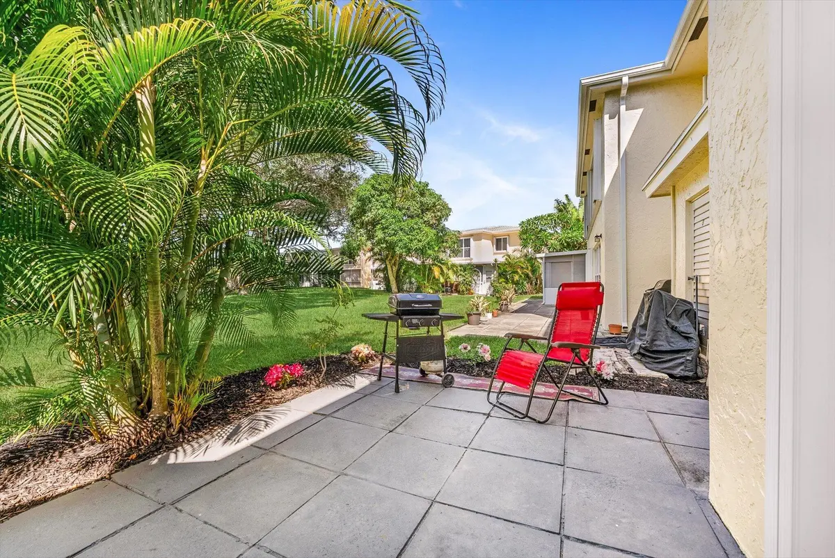 28-33 at 1241 NW 18TH Avenue 102, Delray Beach