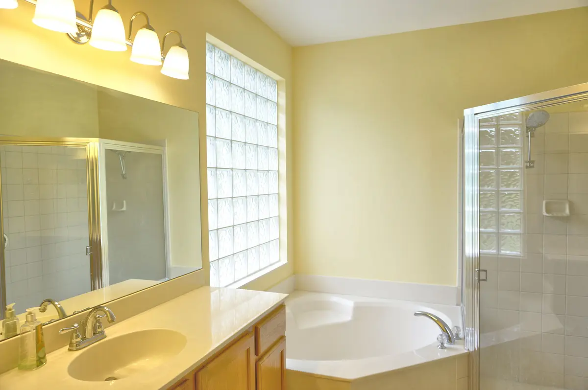 master bath at 873 Gazetta Way, West Palm Beach