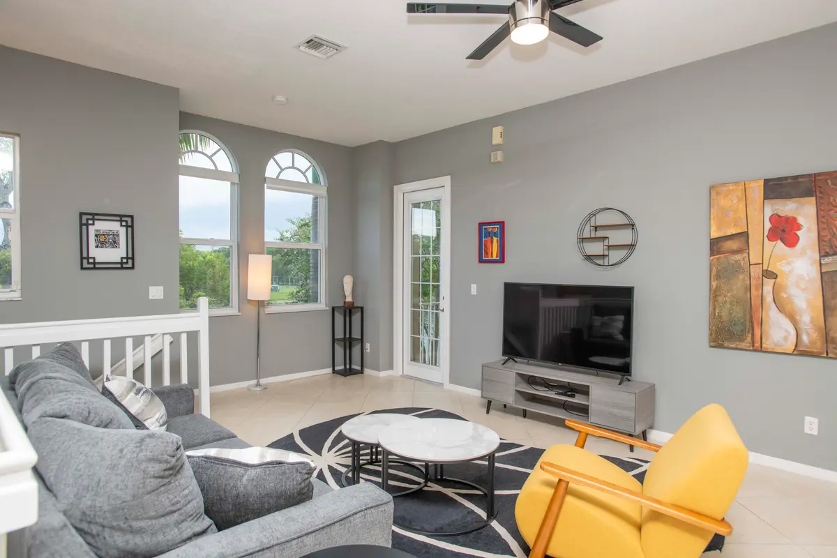 Living area at 4931 Bonsai Circle 211, Palm Beach Gardens