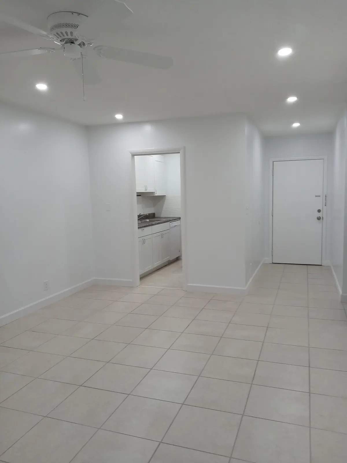 Livingroom 01 at 1250 E SAMPLE Road 303, Pompano Beach