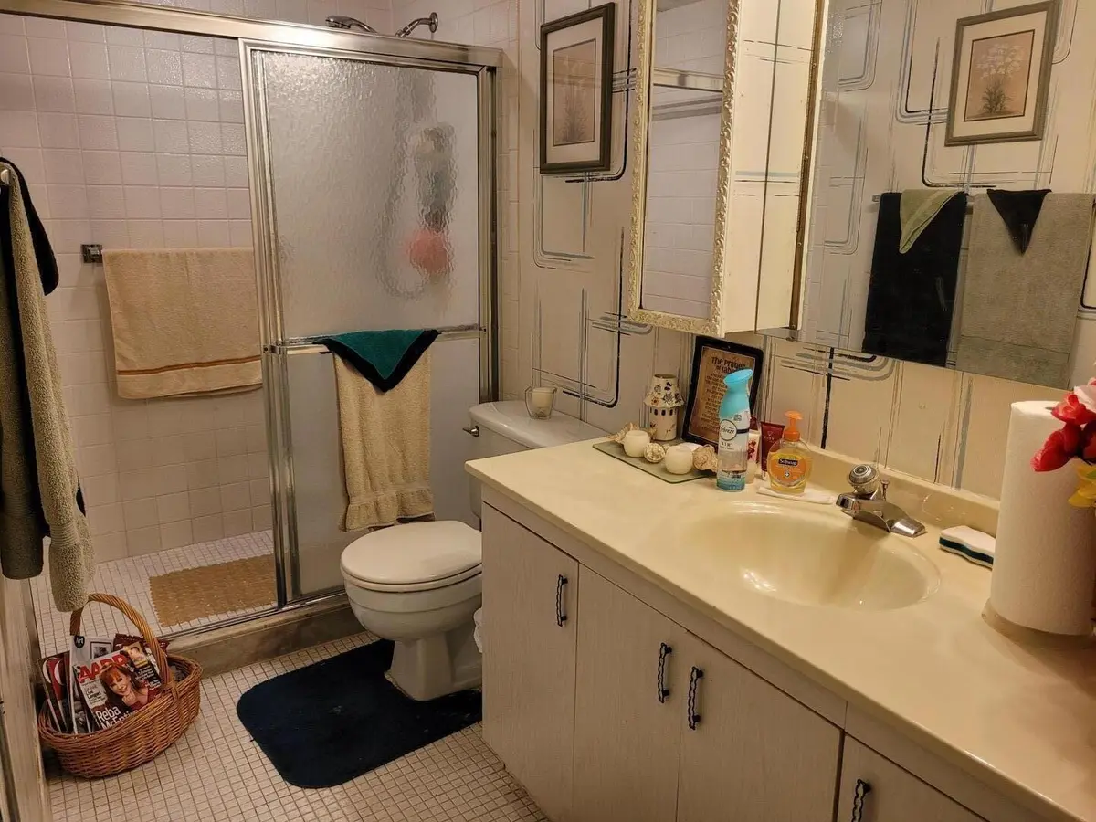 Bath Rm 2 at 4401 MARTINIQUE Court D4, Coconut Creek